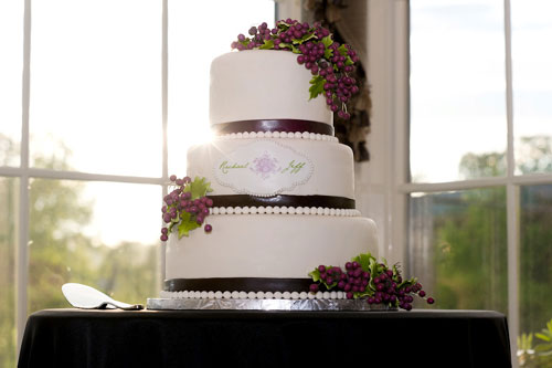 grapes-on-wedding-cake