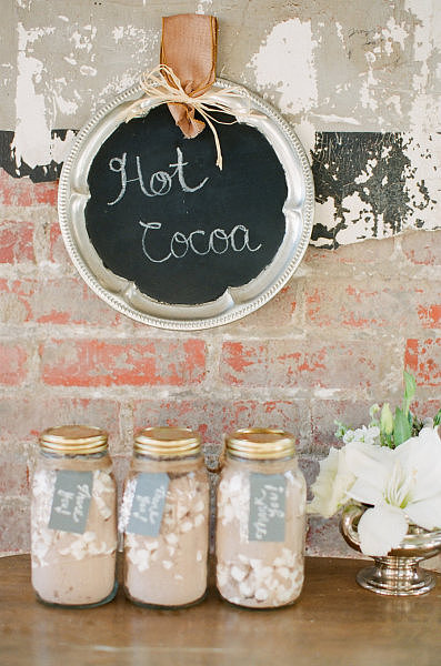 hot cocoa wedding favors